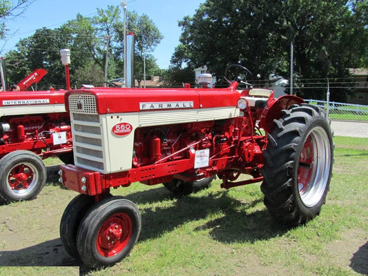 Case IH 560 Diesel Tractor Parts Catalog Manual